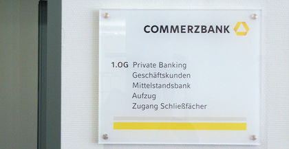Beschilderung Commerzbank